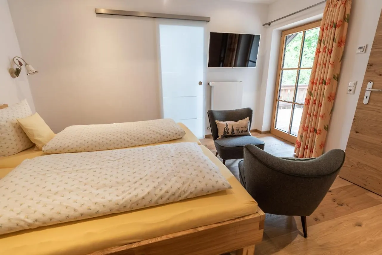 Bed & Breakfast Gaestehaus Neu Am Passionstheater Oberammergau